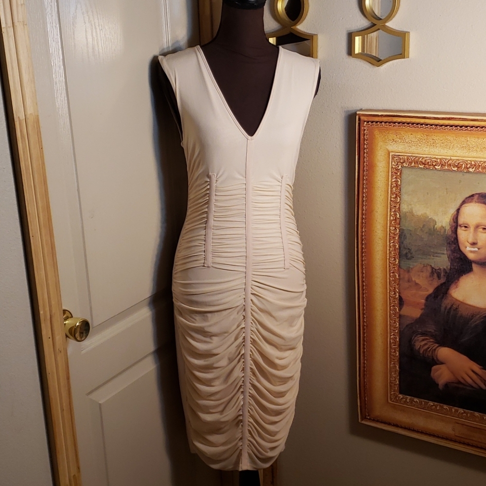 Nwot guess by Marciano medium Norie dress ruched - Picture 2 of 8